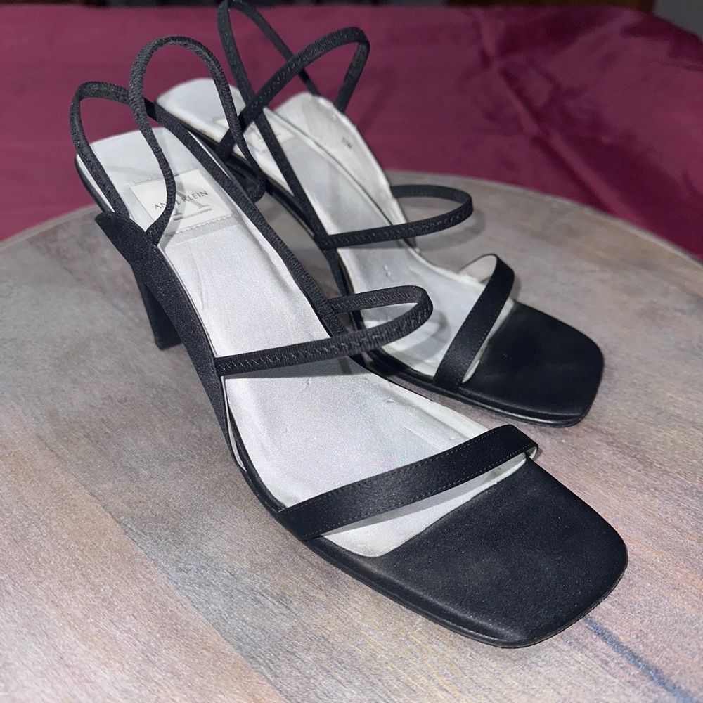 Anne Klein - Picture 2 of 7
